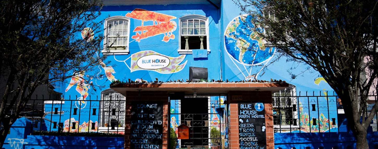 blue-house-quito-slider